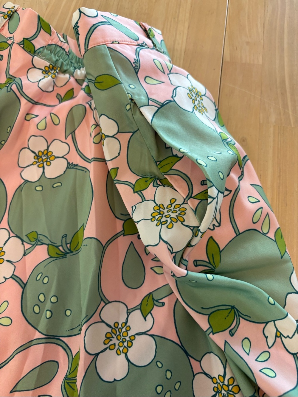 Modcloth Pink and Green Apple Skirt Size M - Picture 6 of 7